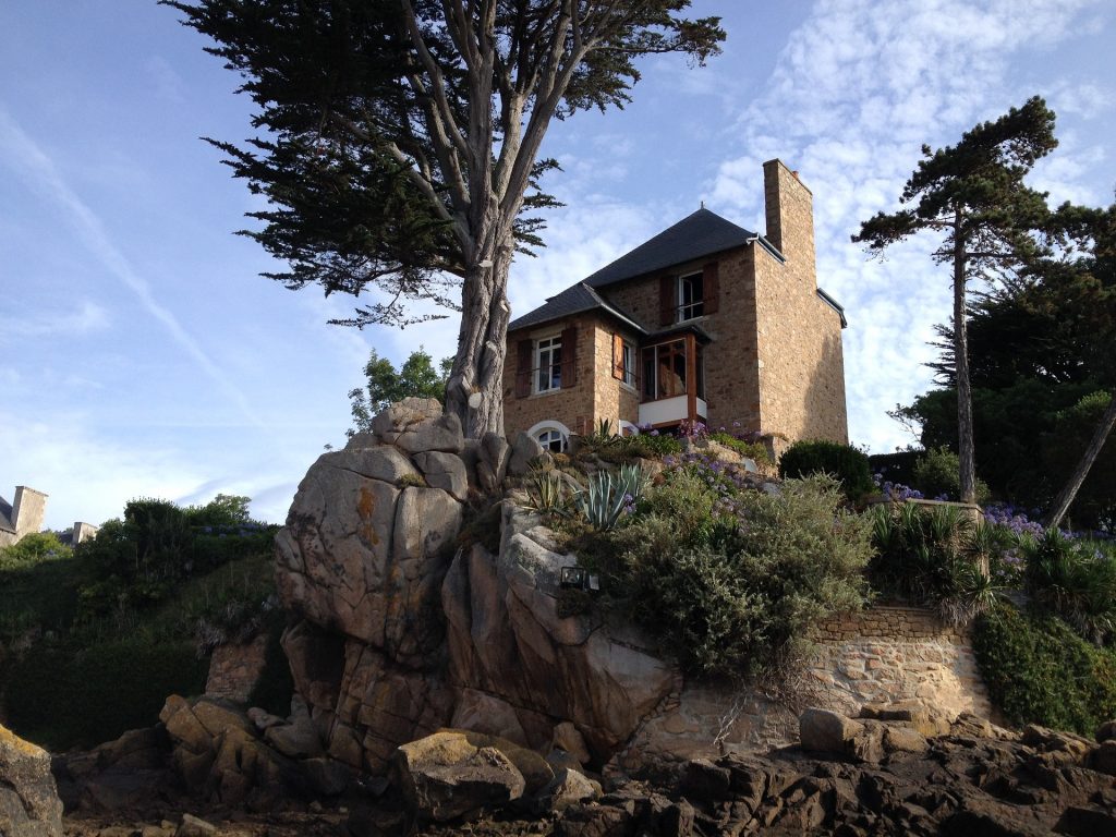 Visiter l’île de Bréhat : à la découverte de l&rsquo;île aux fleurs